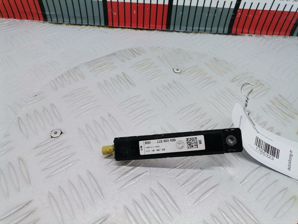 Усилитель антенны Skoda Octavia 5E 5E9035577 арт. 1765323
