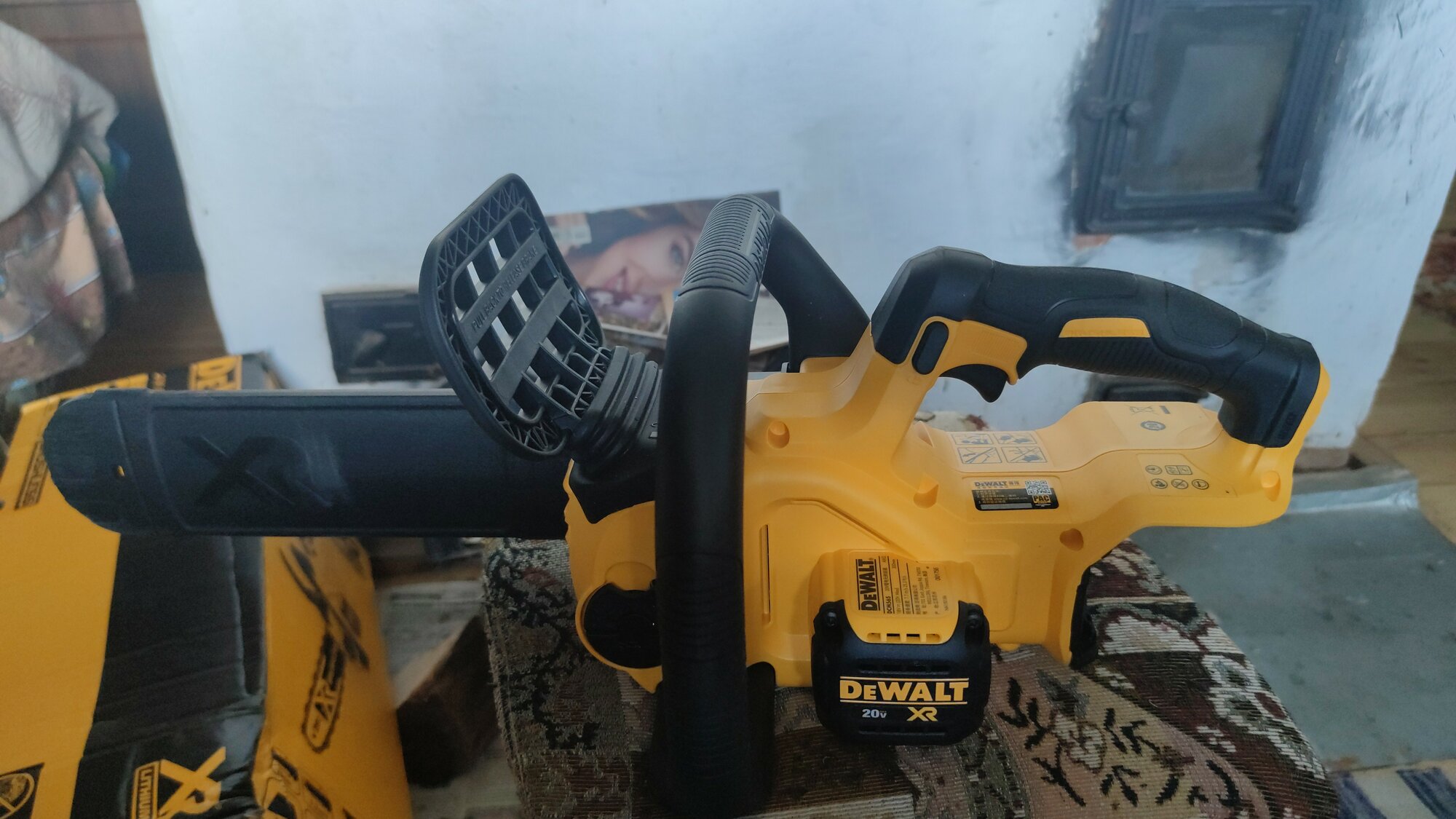 Пила цепная аккумуляторная Dewalt - фото №7