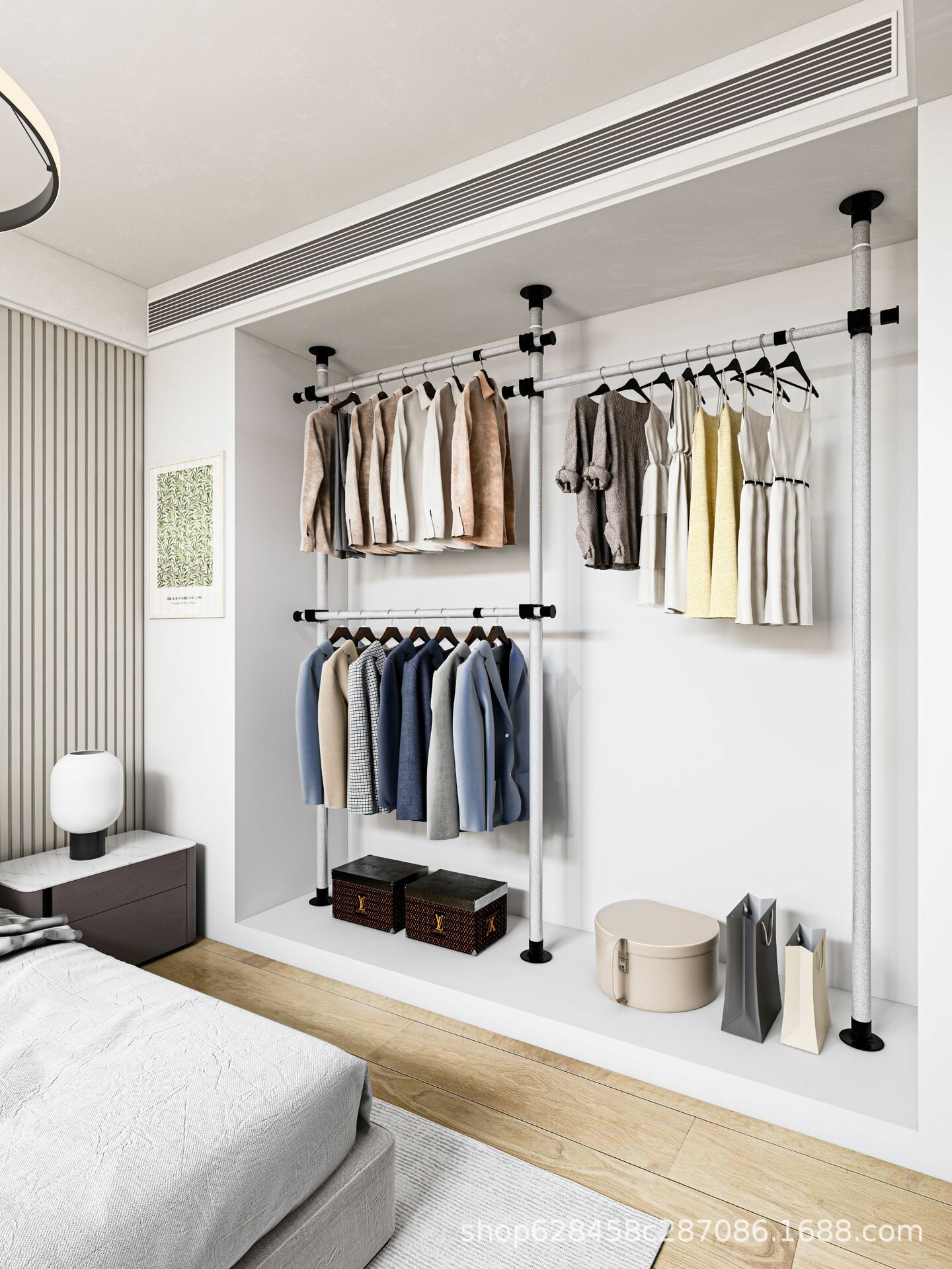 фото Комбинированный шкаф-вешалка от пола до потолка с выдвижными элементами для одежды, белья и шляп, включает три вертикальные и три горизонтальные секции