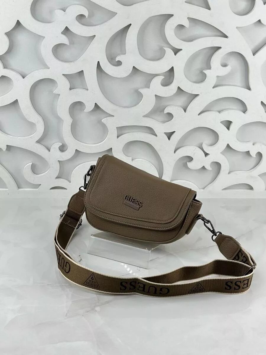 фото Стильная сумка на плечо кросс-боди маленькая