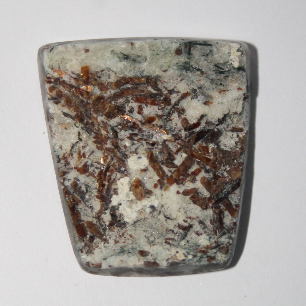 Коллекционный кабошон астрофиллит, 34х30х4 мм, Кольский полуостров, «True Stones»