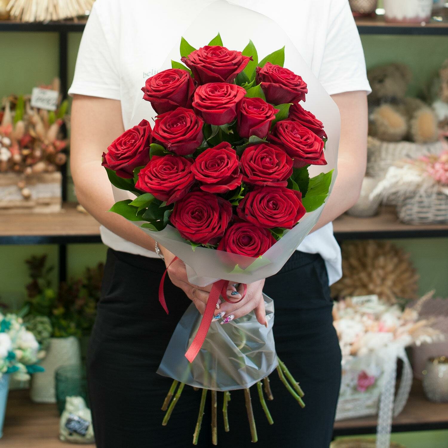 Букет из роз "Red Charlotte" монобукет 15 роз высота букета 60см