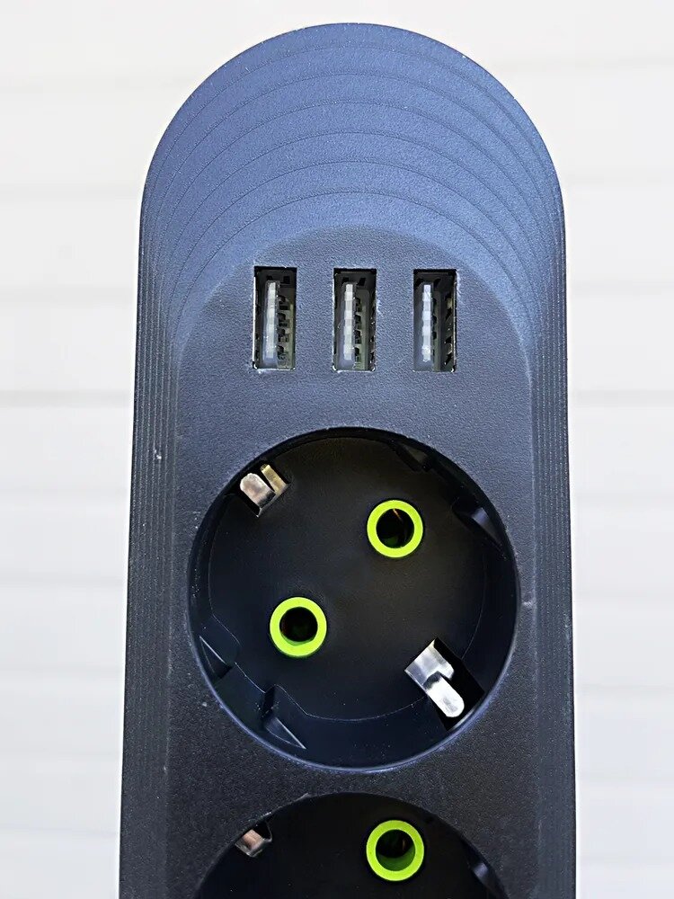 Сетевой фильтр, бытовой удлинитель с подсветкой USB-портов, длина 1.8 метра U-05USB/ Сетевой фильтр 1.8м. 5 розеток, 3 USB, черный - фотография № 4