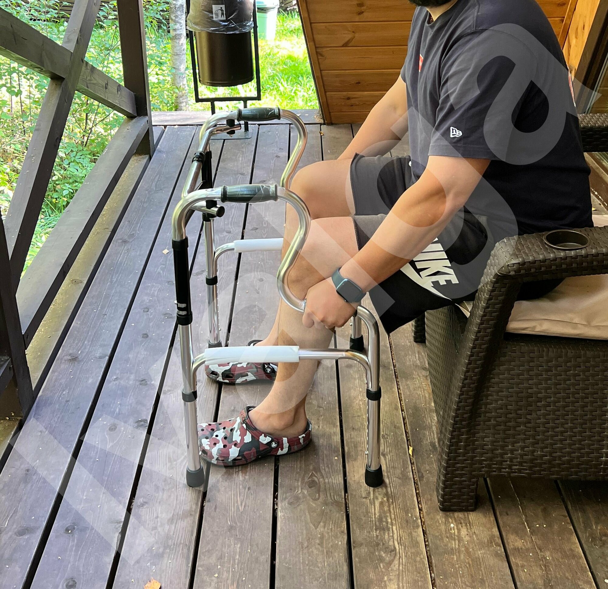 Ходунки для взрослых и пожилых, инвалидов. Медицинские шагающие для реабилитации после травм и инсульта, складные облегченные алюминиевые 2х уровневые