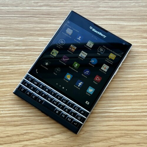 Смартфон BlackBerry Passport Q30 21000₽