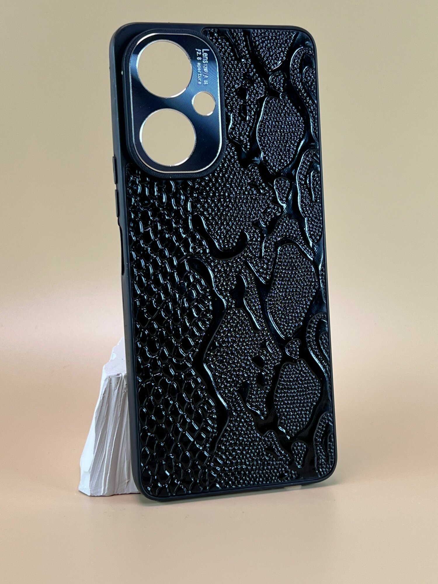 Чехол Tecno Camon 19 /Camon 19 Pro кожаный, с защитой камеры, Техно Камон 19 / Текно Камон 19 Про, змея, черный