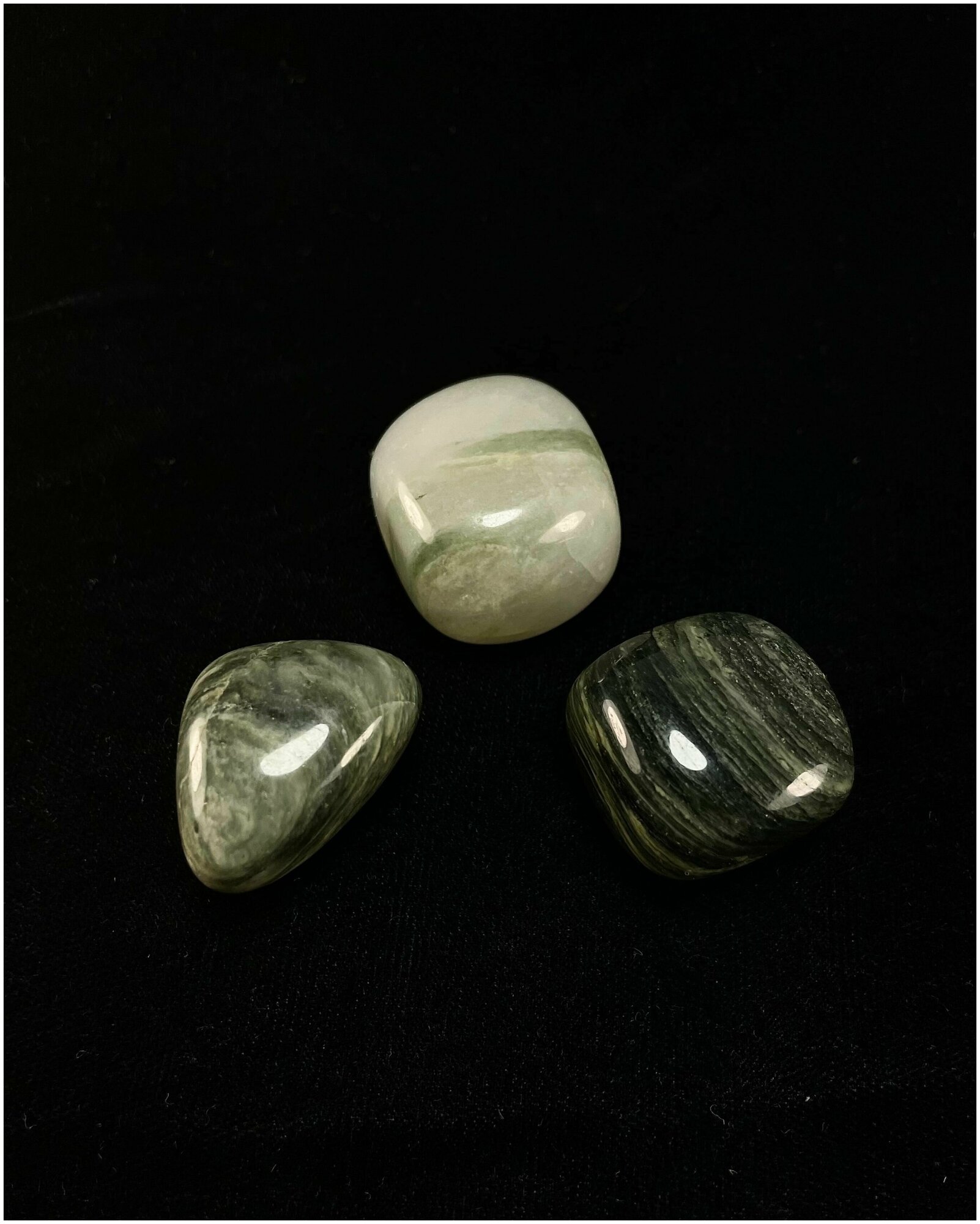 Натуральный камень Галтовка Яшма зеленая полосатая для декора, поделок, бижутерии, 2-2,5 см, 3 шт