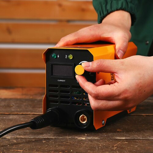 Сварочный аппарат инверторный 250А DEKO DKWM250A Mini 080-3000 7999₽