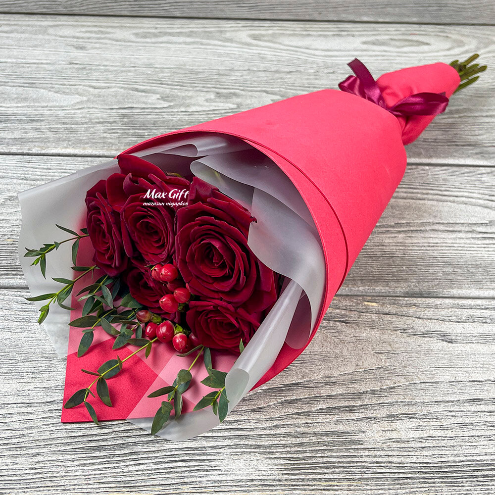 Монобукет из 5 красных роз