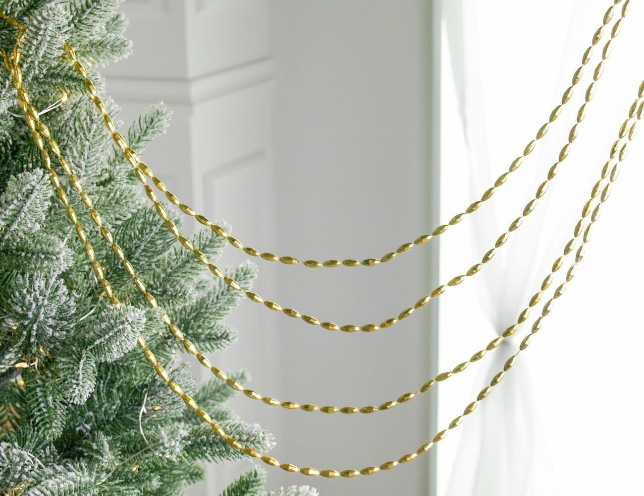 Бусы на ёлку шейни шарм пластик золотые 270 см Winter Deco 1001129