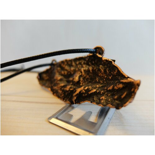 фото Подвеска лист средняя, кулон из меди на шею, авторская бижутерия lefa