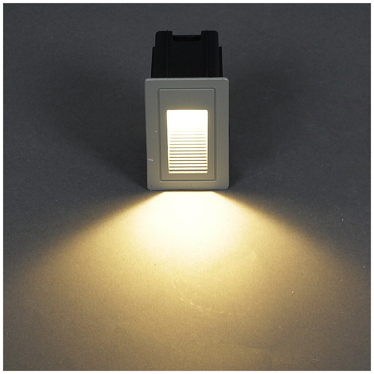 Подсветка лестниц Reluce 86606-9.0-001TL LED3W GR