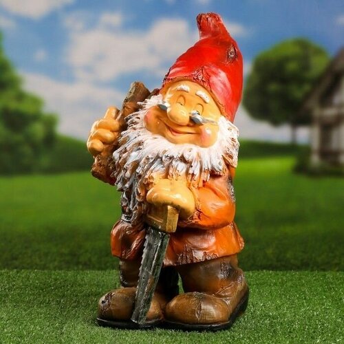 Садовая фигура Гном с бревнами в очках 40см 2393₽