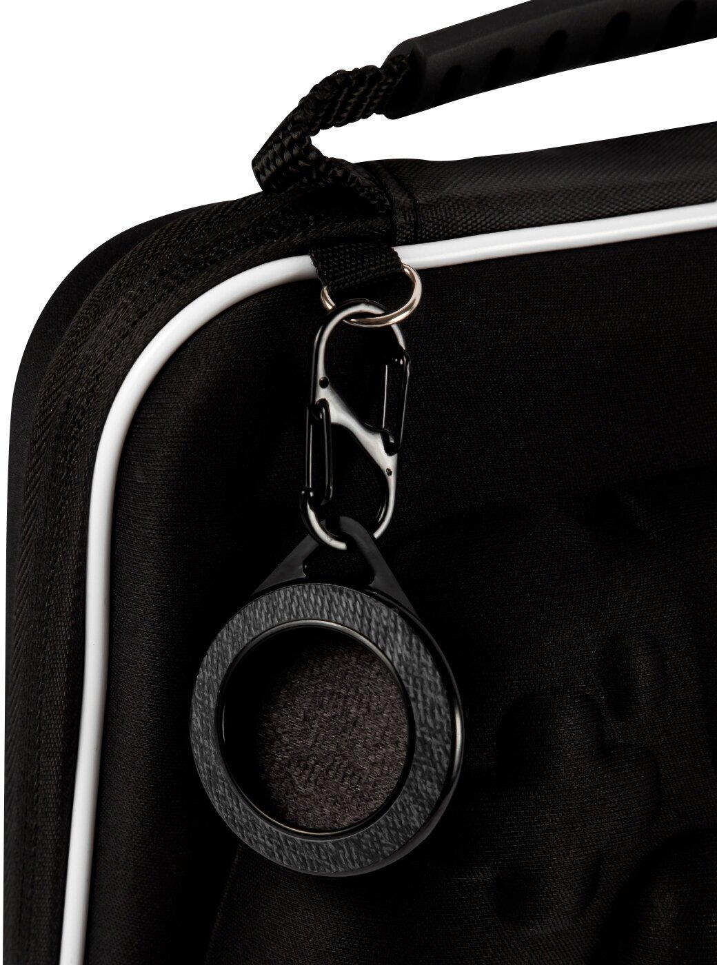 Чехол-брелок с карабином для Apple AirTag/Эпл Айртаг/поисковая метка-трекер пластиковый, черный