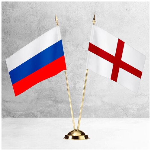 Настольные флаги России и Англии на пластиковой подставке под золото настольные флаги россии и индии на пластиковой подставке под золото