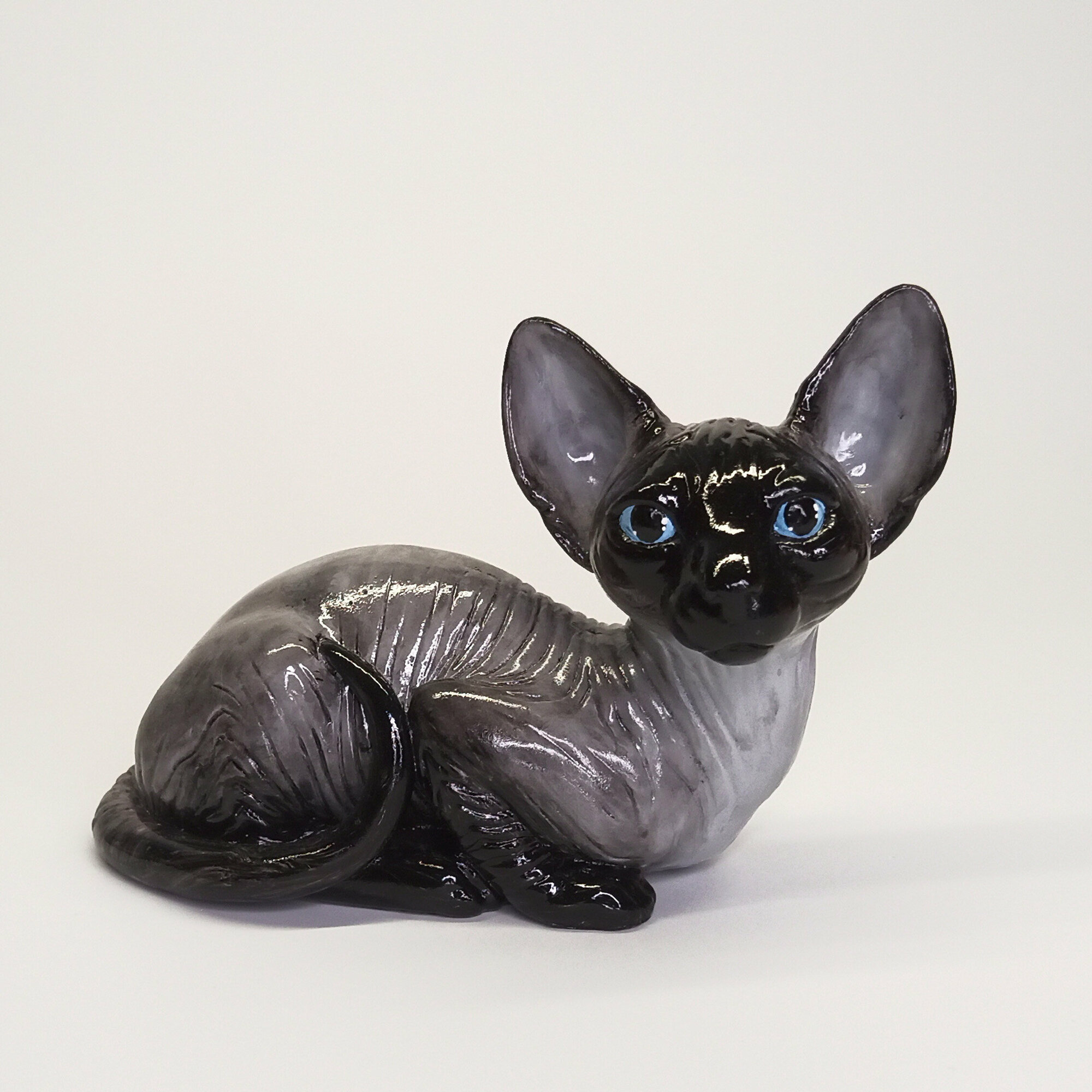 Фигурка кошки сфинкс "Мечтатель", дымчато-серый поинт, ручная работа.