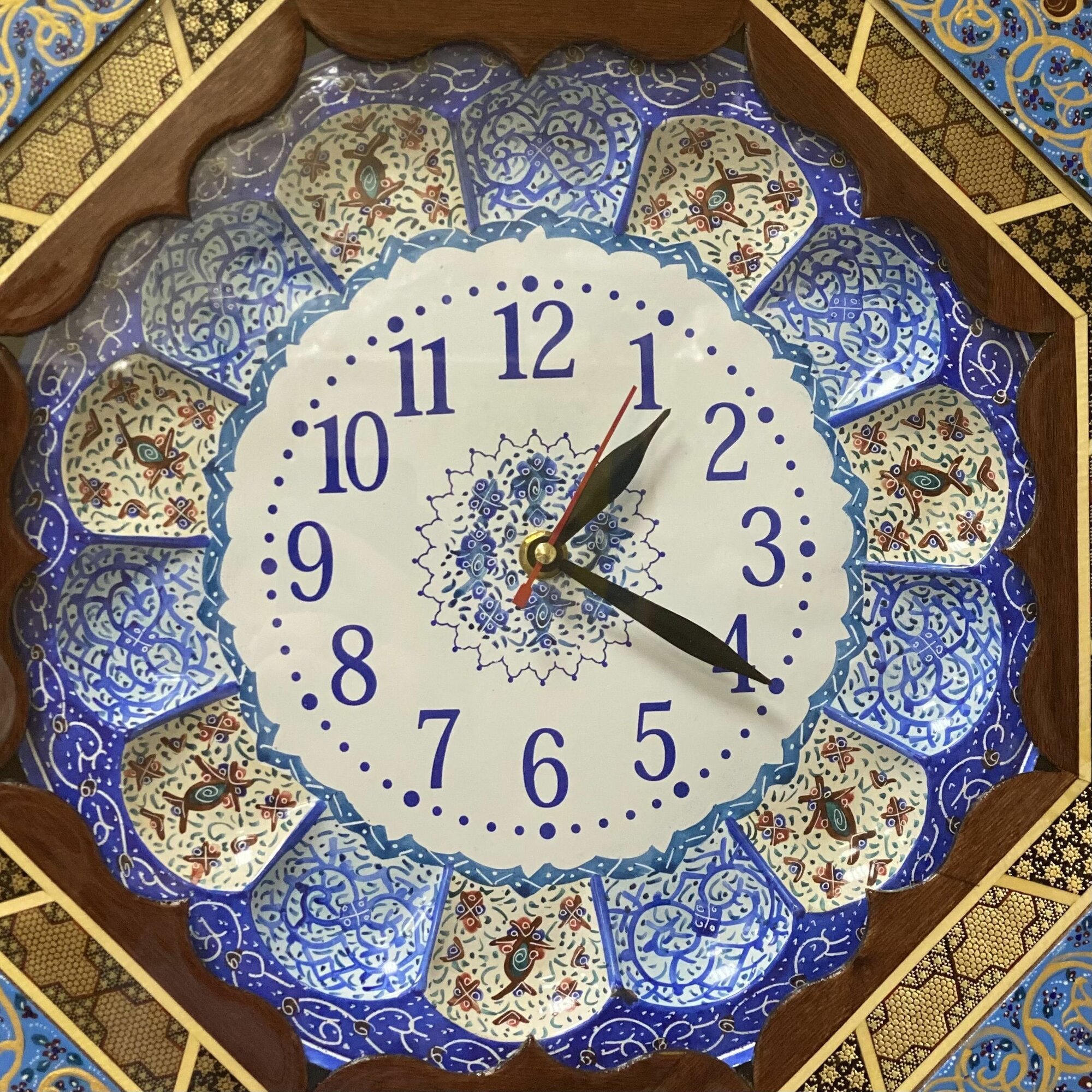 Часы Персидский базар "Иран", настенные, в технике Хатам, дерево, диаметр 55см — фото 1