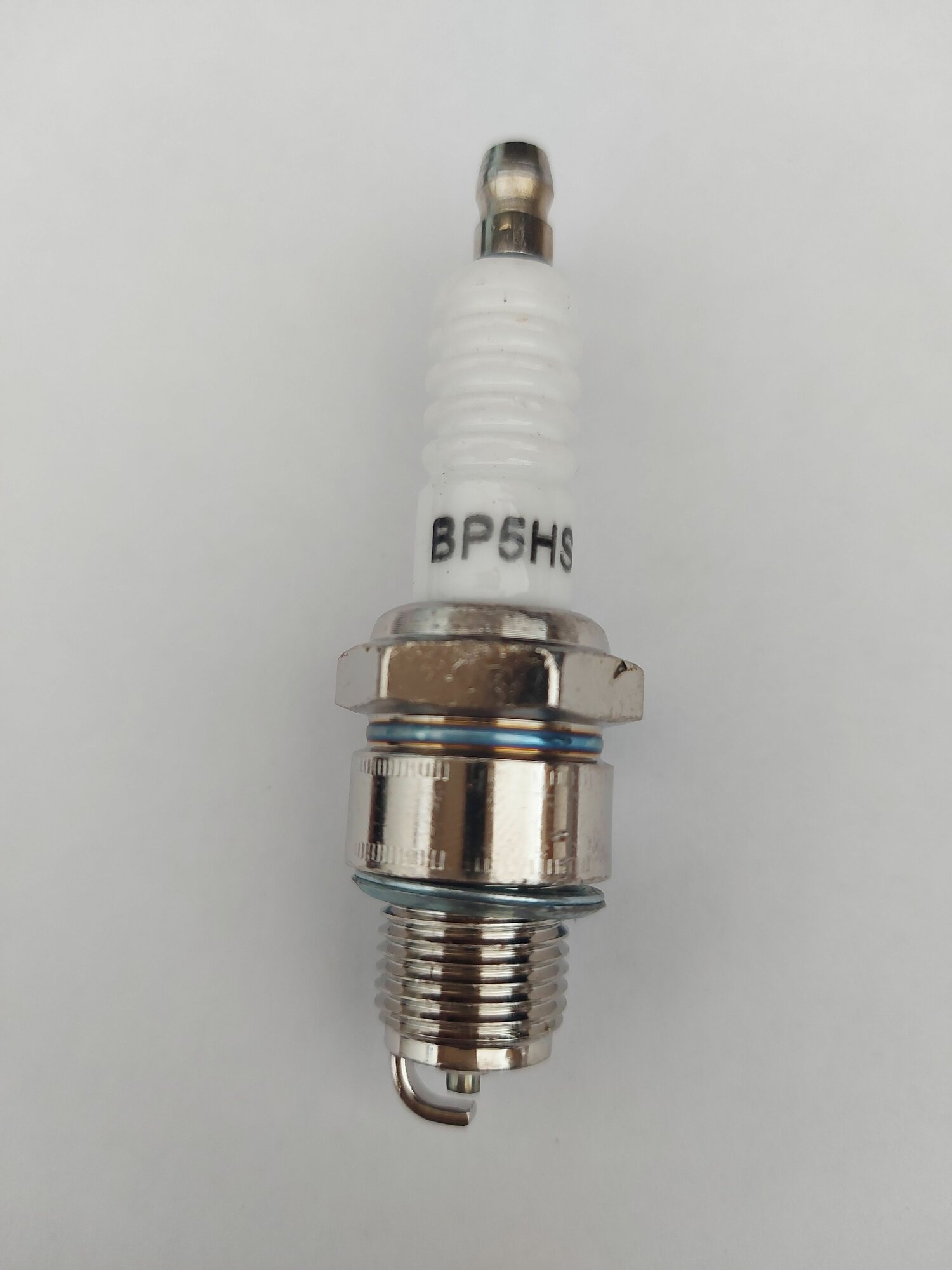 Свеча зажигания BP5HS 2T BS-50 BS-60 WM80.