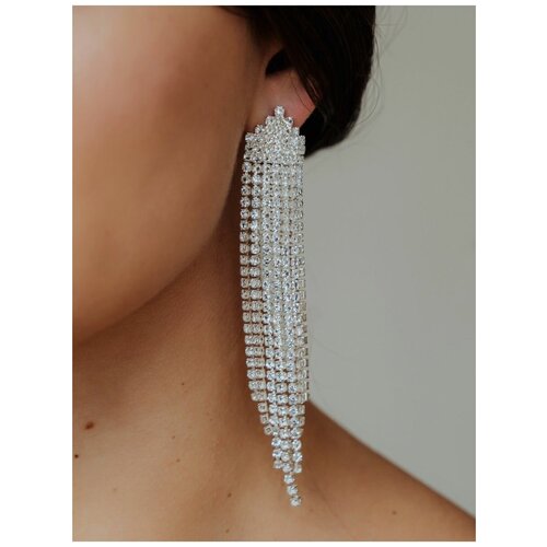 Серьги пусеты , бижутерный сплав, кристалл, кристаллы Swarovski, белый