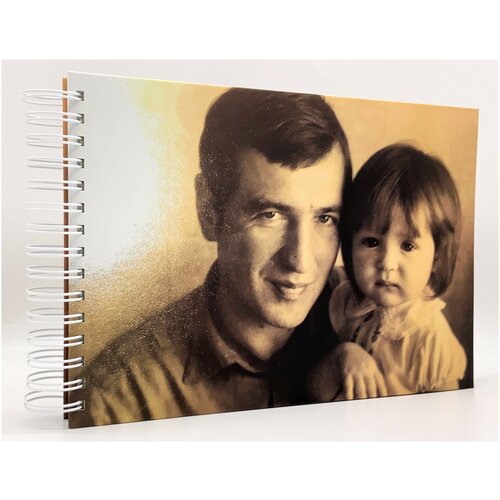 Фотоальбом А4(20,4х29,5 см) с печатью вашей фотографии на обложке.