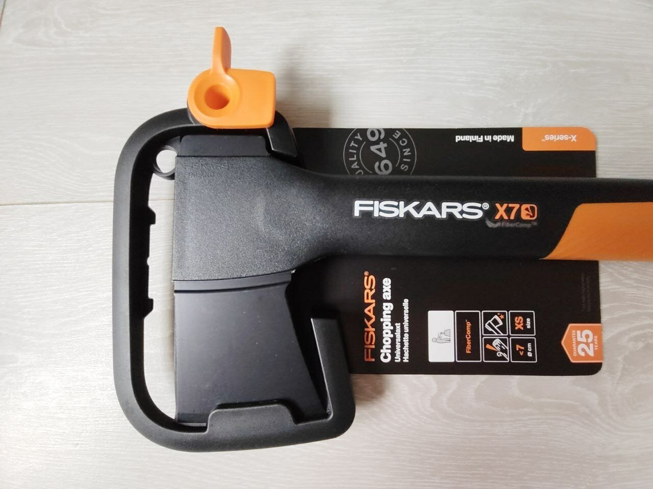 Топор Fiskars - фото №14