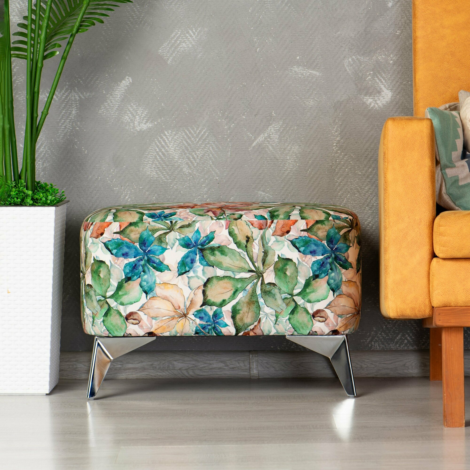 Пуфик «Монца», интерьерро, велюр разноцветный, антивандальный, на металлических ножках, 35х59х41см, нагрузка до 150 кг