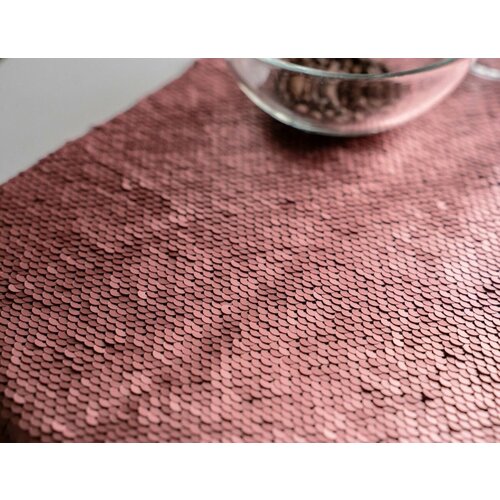 Ткань для декорированиядорожка для стола экстравагантная с двусторонними пайетками розовая 25х125 см Koopman International 2936₽