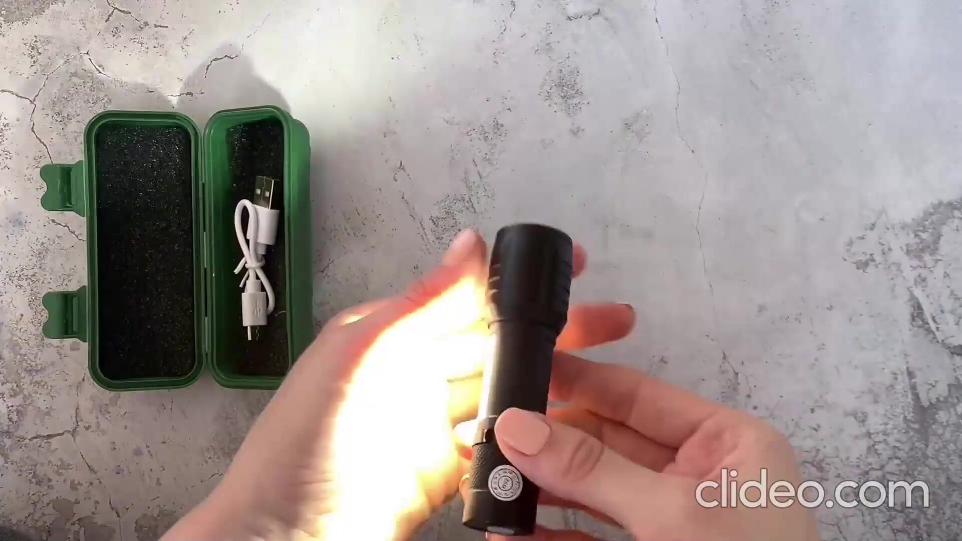 Ручной фонарь SolarLamp, светодиодный, с фокусировкой, компактный, сверхъяркий, зарядка от MicroUSB — фото 1