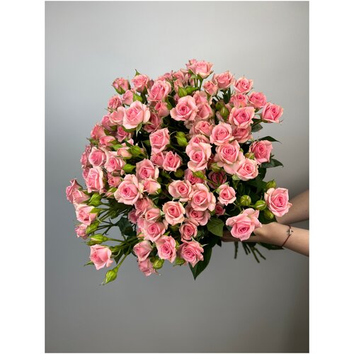 "Букет из 17 кустовых роз Грация" 60 см