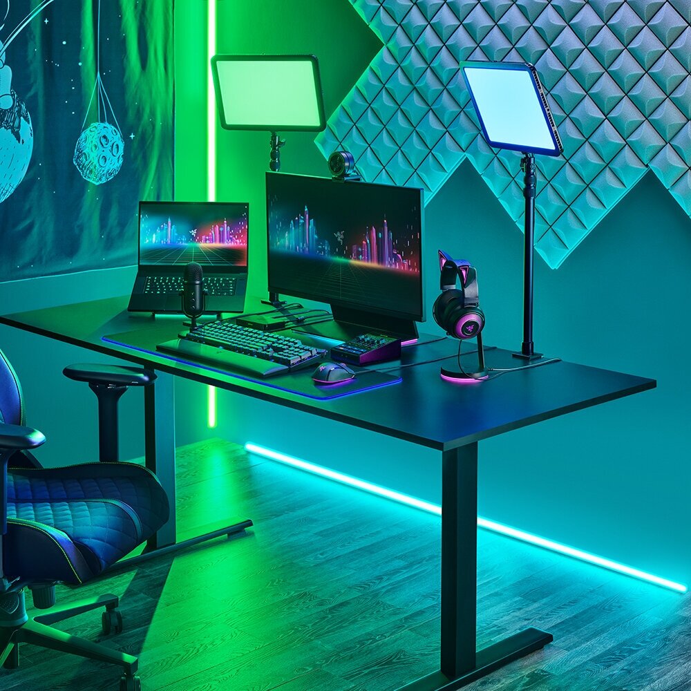 Светодиодный светильник для фото и видеосъемки Razer Key Light Chroma (RZ19-04120100-R3M1)