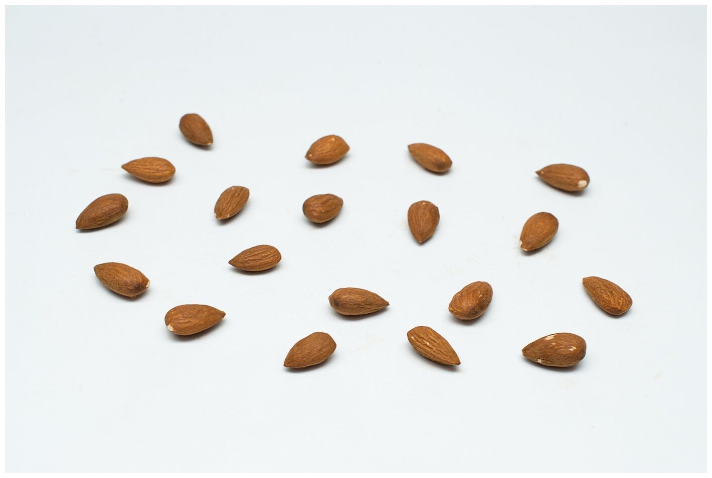 Миндаль жареный, в вакуумном пакете, 1кг (500+500гр) "Nuts by "Frade" - фотография № 2