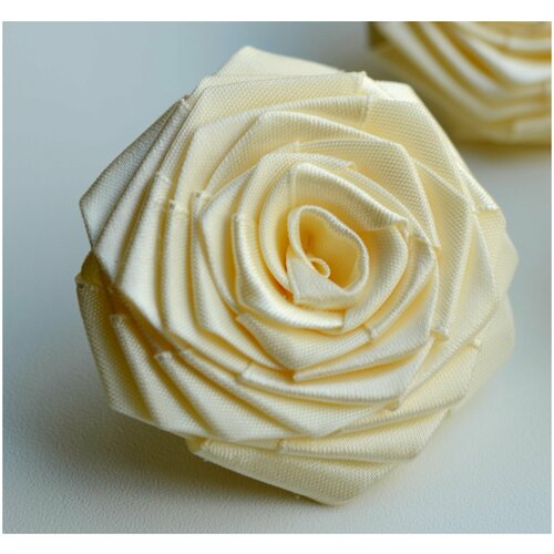 Цветы декоративные Розы из лент айвори 6 см, 5 шт