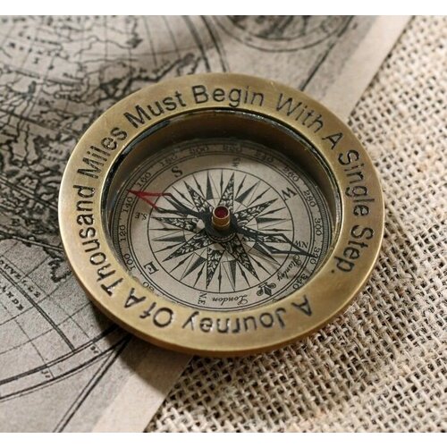 блюм ральф х книга рун компас для навигации в беспокойные времена Компас латунь Дамали 6,7х6,7х1,3 см
