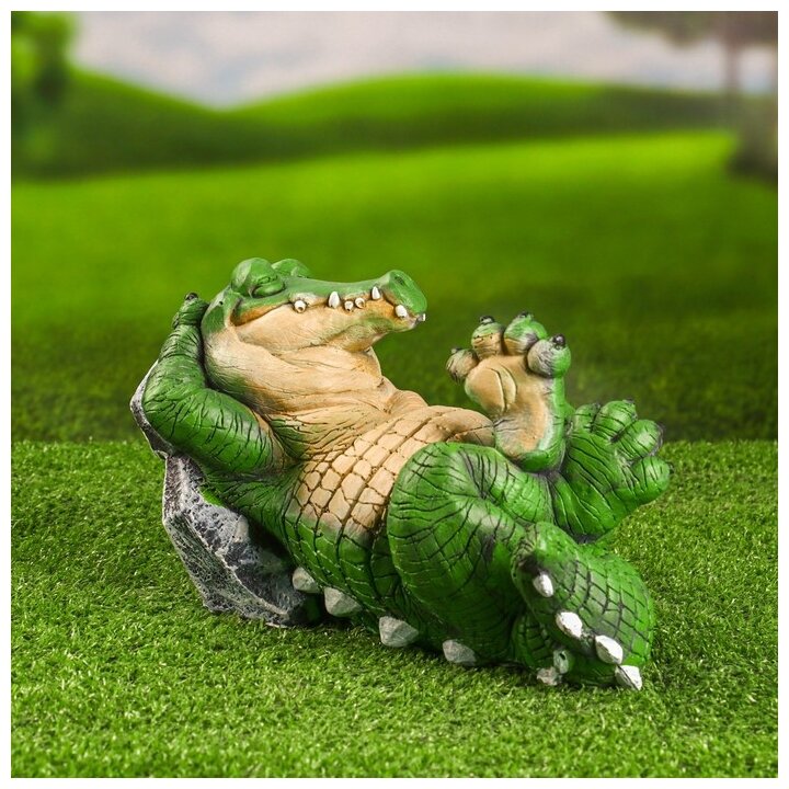Садовая фигура"Крокодил у камня" 16х29см Хорошие сувениры 9487958 . - фотография № 3