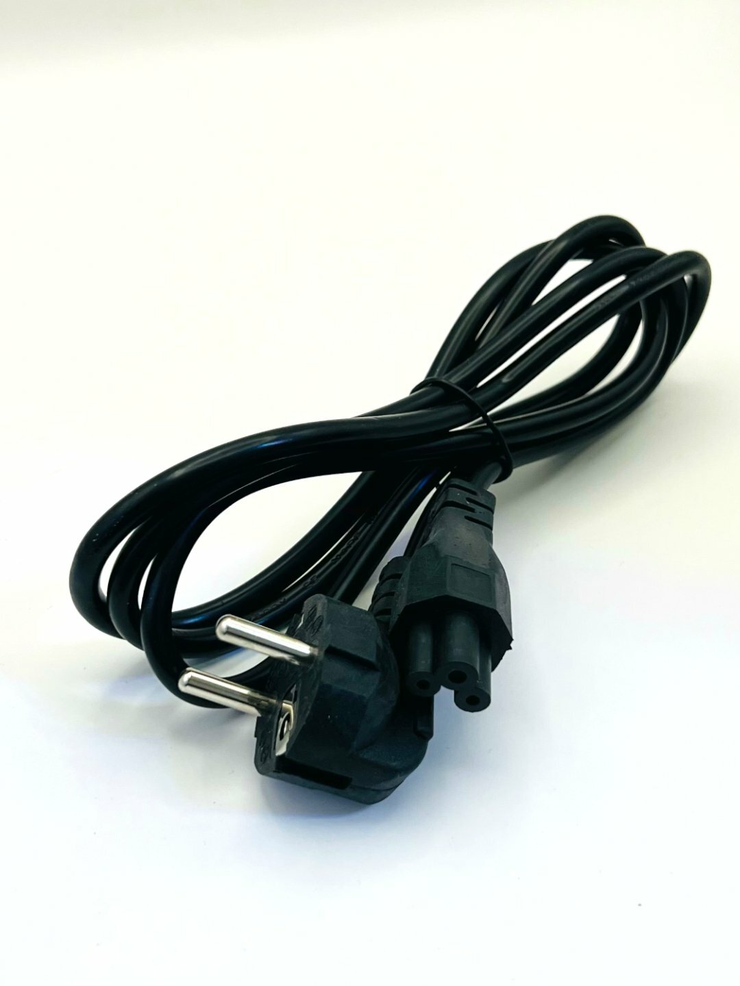 Сетевой кабель C5 с 3 отверстиями — 1.5м, 10A/250V, Евро вилка (Шнур)