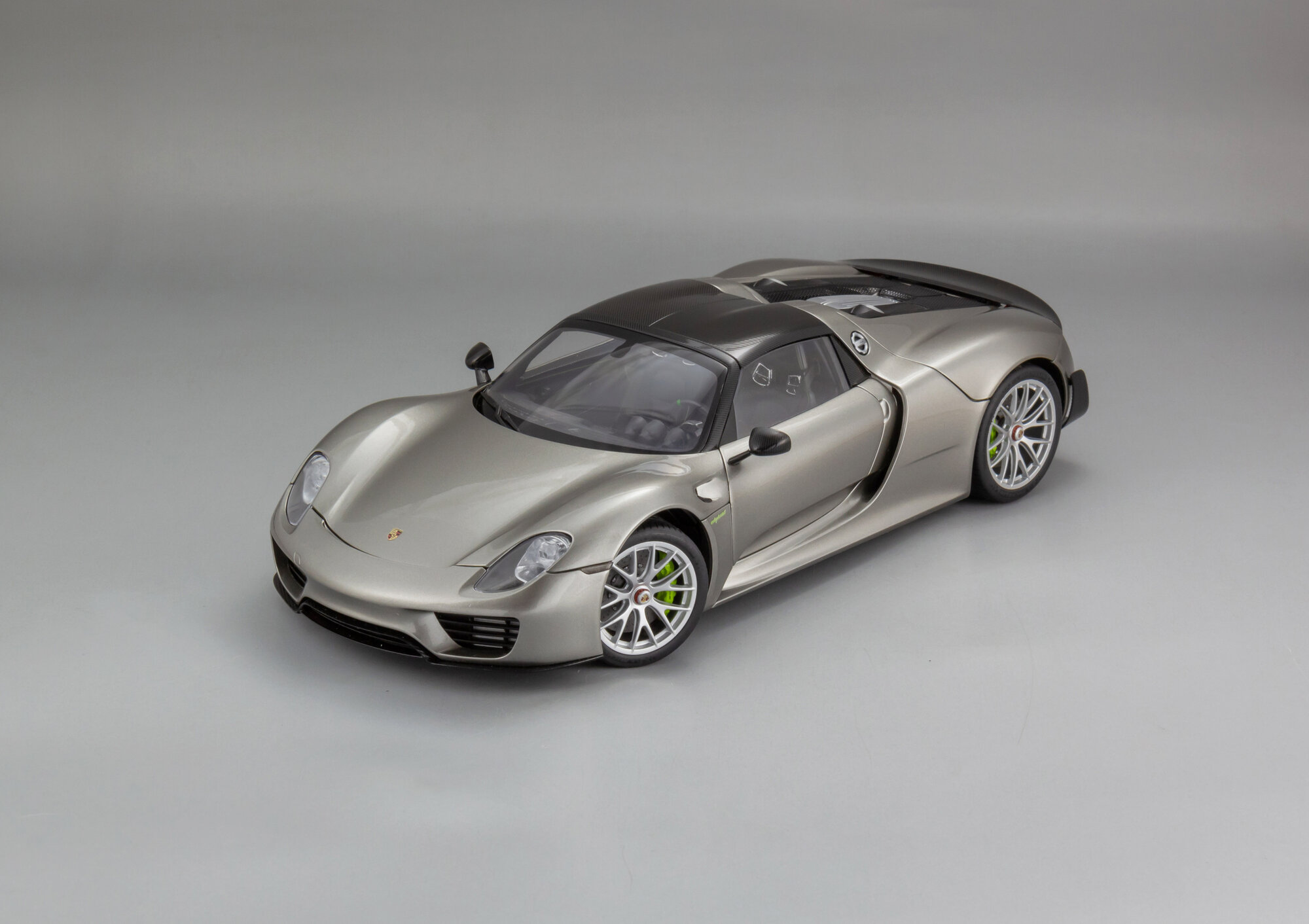 1:18 Porsche 918 Spyder Weissach Package 2013, Коллекционная масштабная модель от AUTOart
