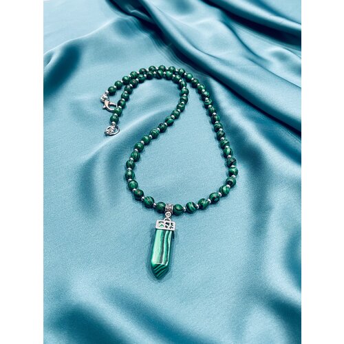 Колье Jewellery by Marina Orlova, малахит синтетический, длина 50 см, зеленый