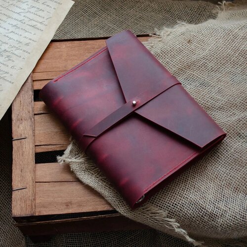 Кожаный красный женский блокнот формата А5 на кольцах с карманами 4299₽