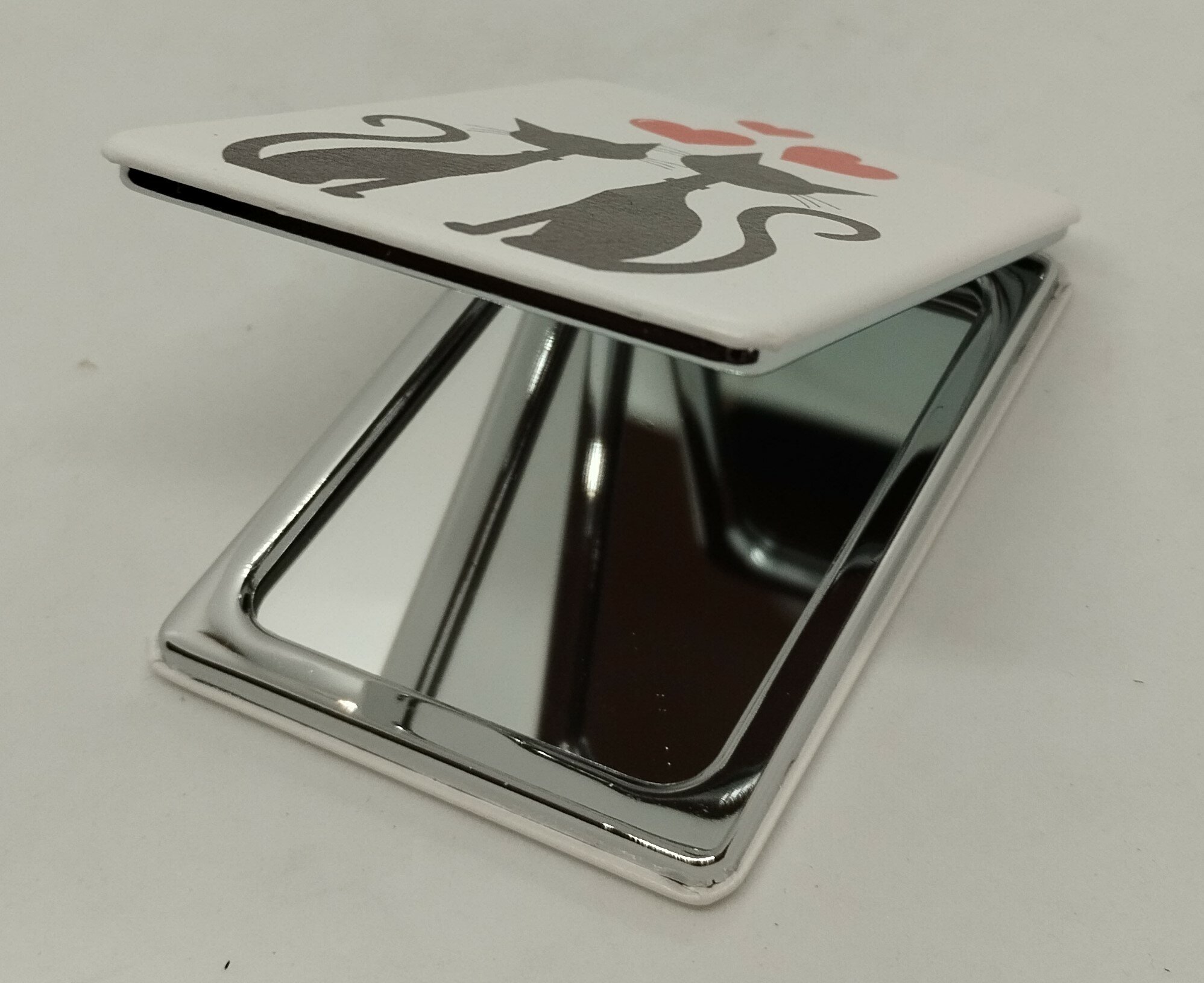 Зеркало кожаное, прямоугольное "Кошки с сердечками" — фото 1