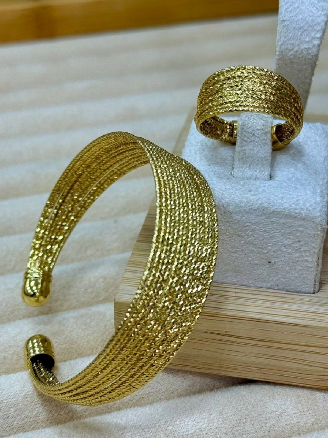 Комплект бижутерии: браслет, кольцо, Swarovski Zirconia