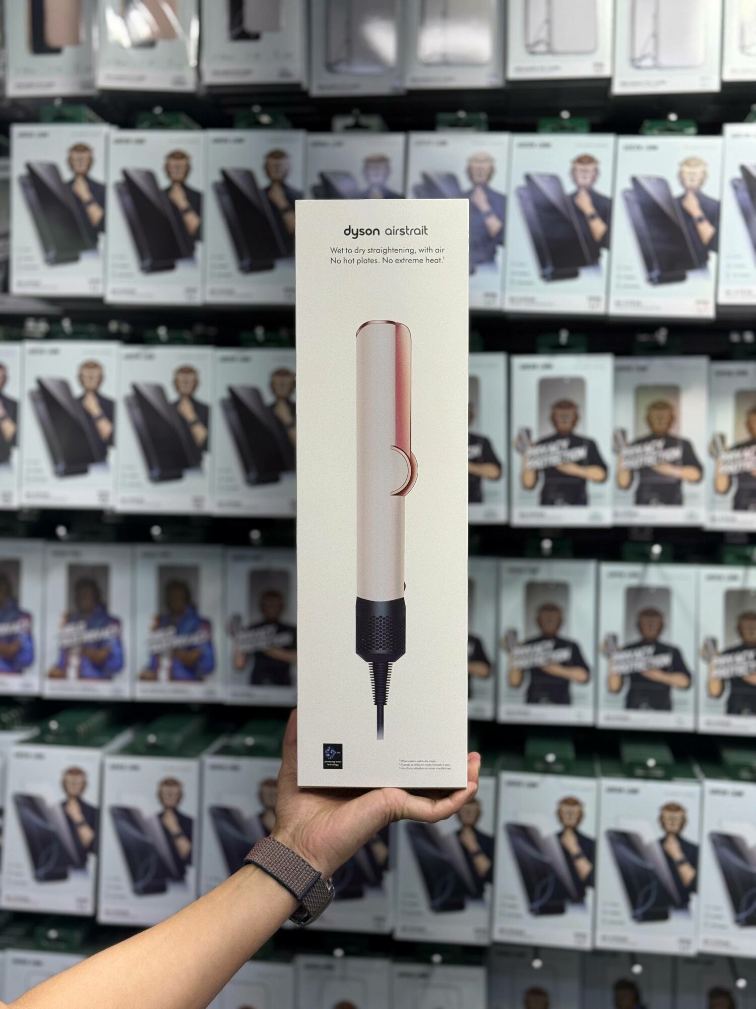 Dyson Airstrait – идеальное решение для быстрой укладки и сушки волос