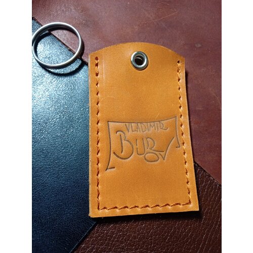 фото Ключница ,чехол-брелок для ключа домофона пик (размер 7,5см на 4,5см) натуральная кожакарта тройка натуральная кожа ручная работа. vladimir burov