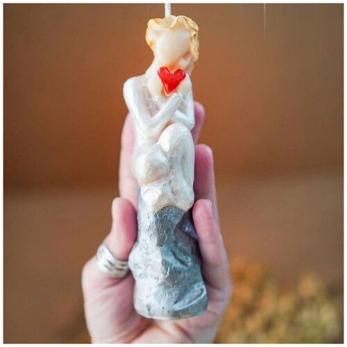 фото Силиконовый молд molds.serves девушка с сердцем для свечи, мыла, гипса molds.sever