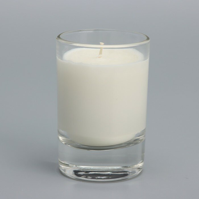 Свеча ароматическая для дома Medori Mango & Kiwi парфюмированная, декоративная с запахом в стеклянном стакане, из соевого воска для украшения интерьера