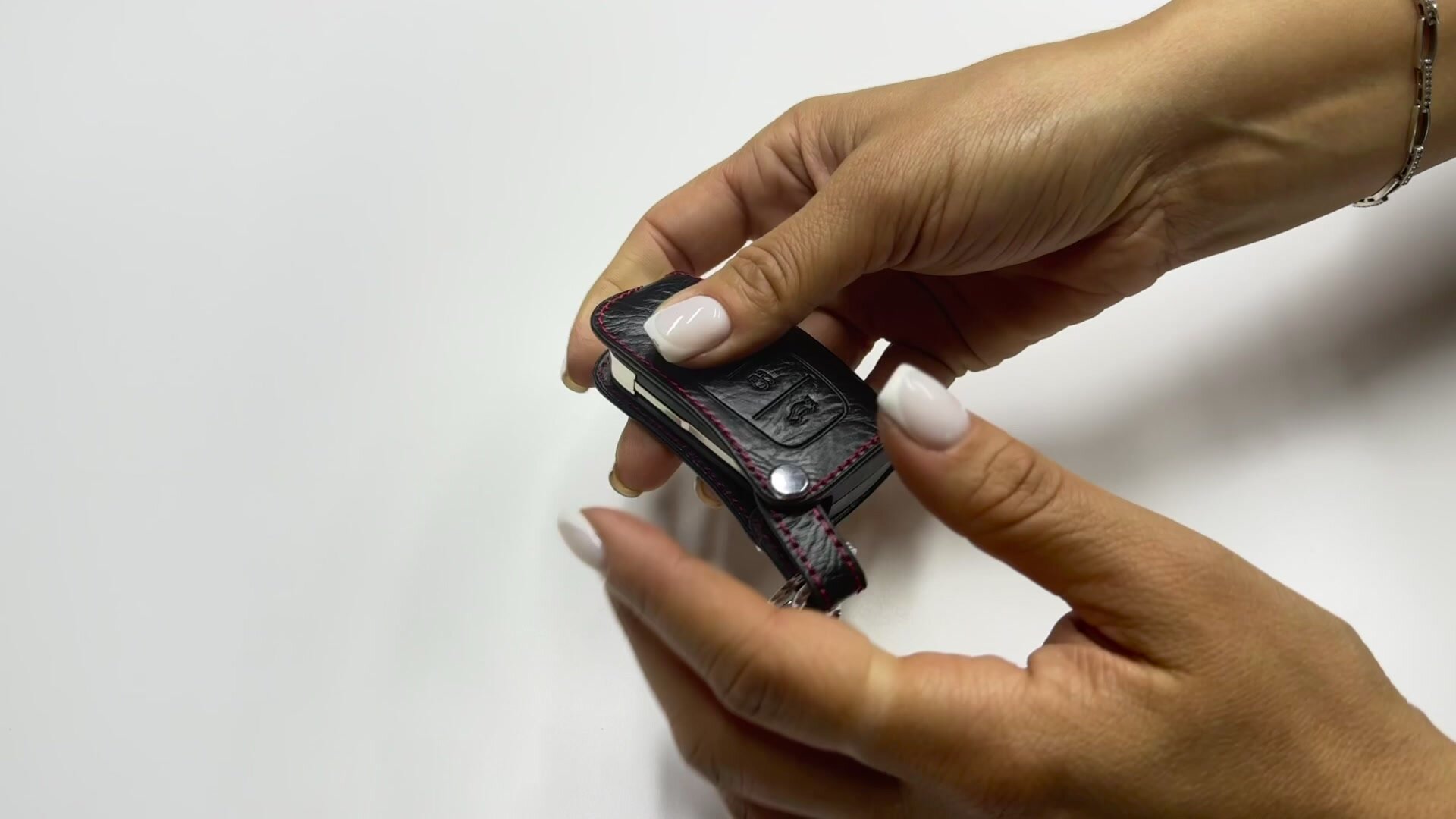 Чехол для автомобильного ключа Ford (Форд) Цвет Черный Нить Красная — фото 1