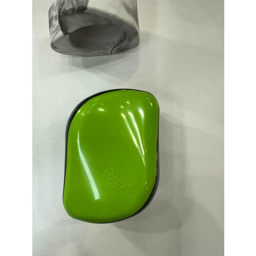 Массажная щетка Compact Styler для распутывания волос 9 см зел яблоко 490₽