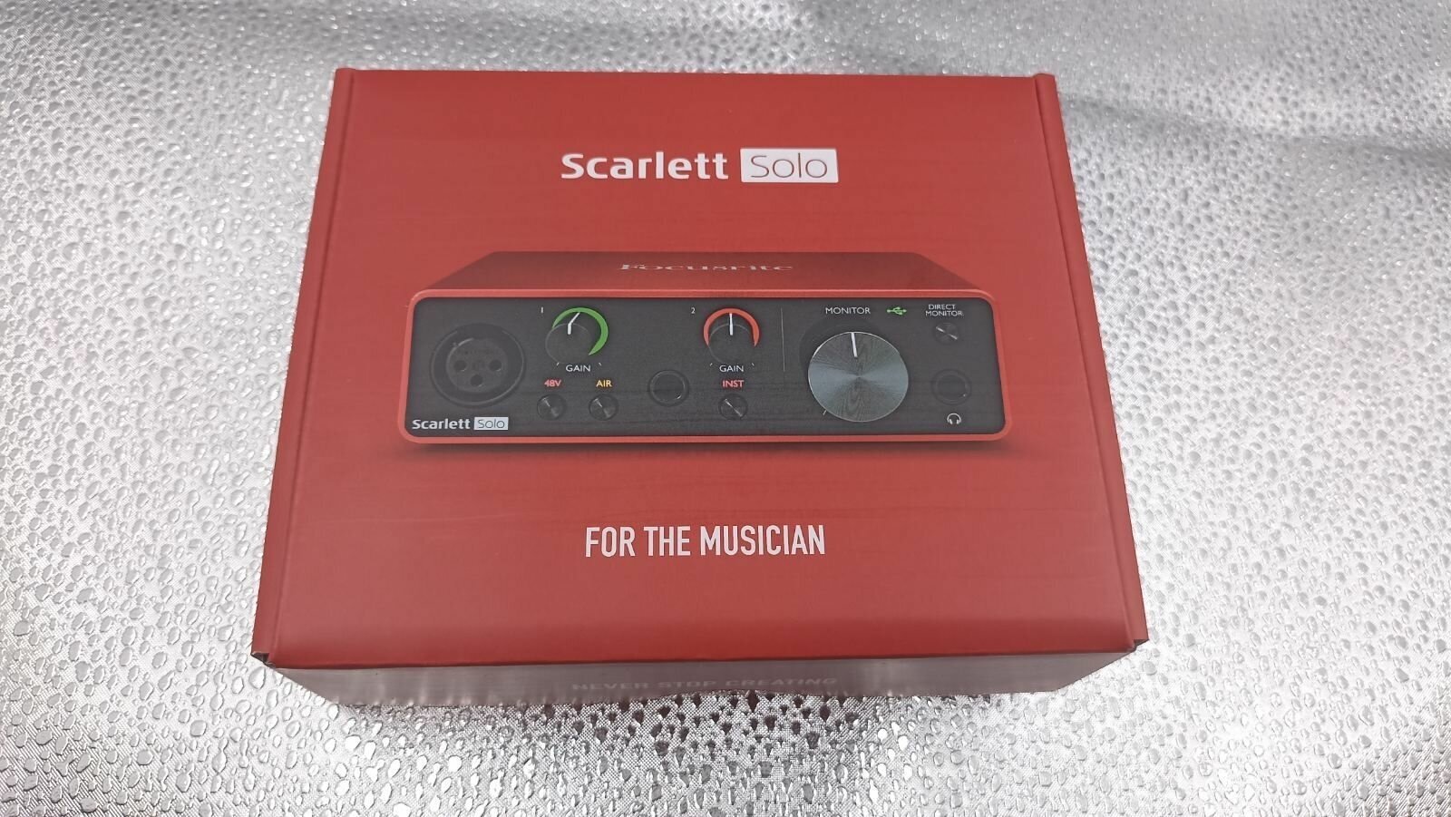 Внешняя звуковая карта Focusrite Scarlett Solo 3rd Gen