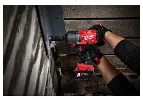 Аккумуляторный ударный гайковерт Milwaukee M18 ONEFHIWF34-502X - фотография № 2