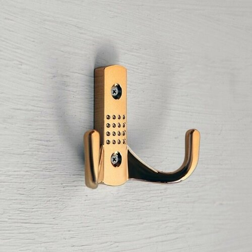 Крючок мебельный STANDART двухрожковый пластик цвет золото 650₽