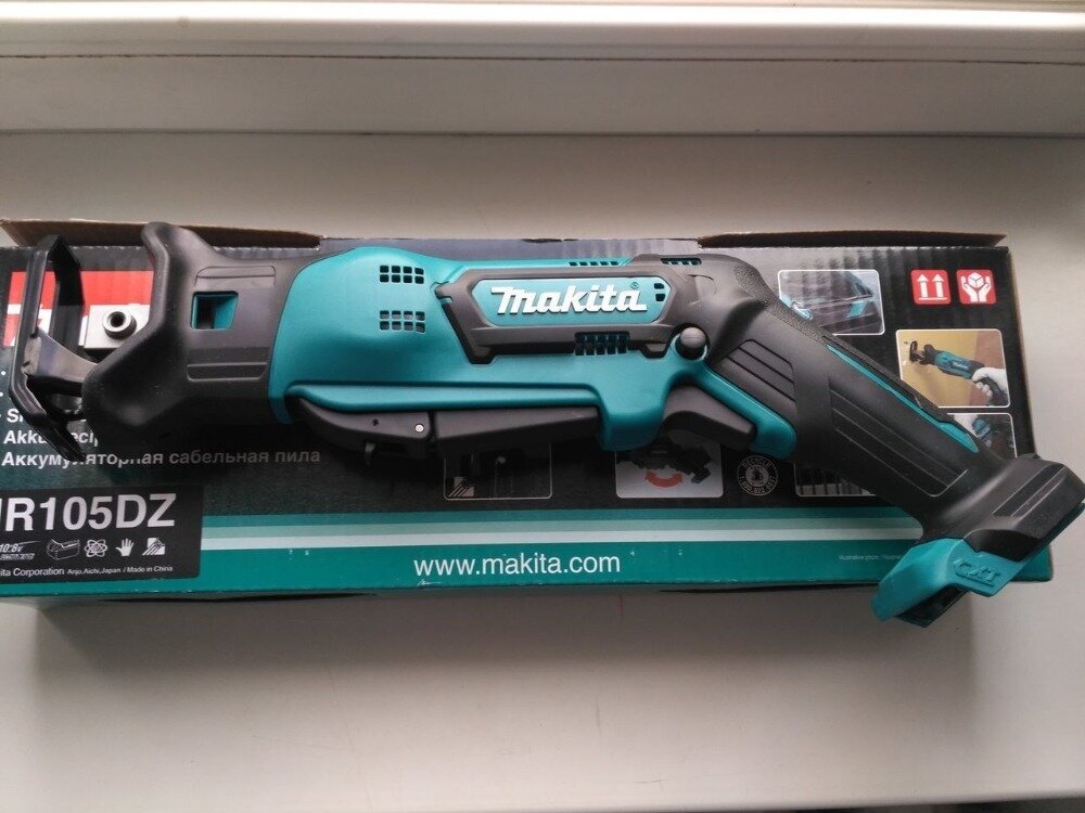 Аккумуляторная сабельная пила Makita JR105DZ